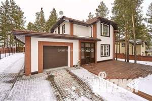 Коттедж 300м&sup2;, 2-этажный, участок 15 сот.  