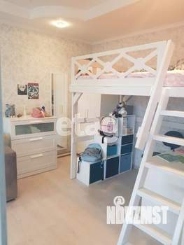 Дом 240м&sup2;, 2-этажный, участок 6 сот.  