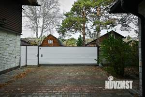 Коттедж 302м&sup2;, 3-этажный, участок 17 сот.  