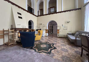 Дом 478м&sup2;, 3-этажный, участок 17 сот.  