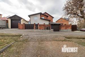 Дом 267м², 3-этажный, участок 9 сот.  