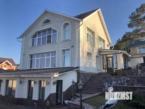 Коттедж 320м&sup2;, 4-этажный, участок 11 сот.  