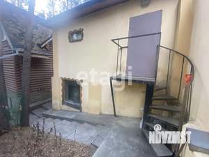Дом 269м², 3-этажный, участок 10 сот.  