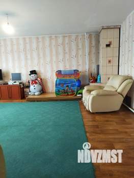 Дом 200м&sup2;, 2-этажный, участок 10 сот.  