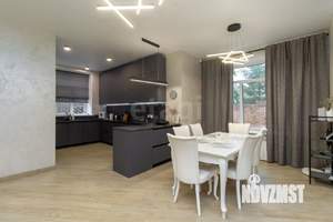 Дом 230м&sup2;, 3-этажный, участок 7 сот.  