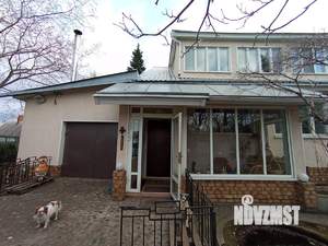 Коттедж 300м², 3-этажный, участок 16 сот.  