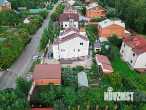 Дом 350м&sup2;, 3-этажный, участок 10 сот.  