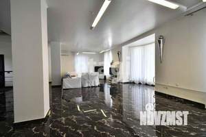 Дом 273м&sup2;, 3-этажный, участок 4 сот.  