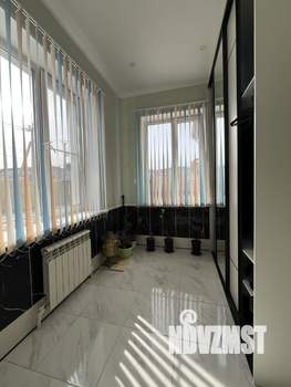 Дом 270м&sup2;, 3-этажный, участок 13 сот.  