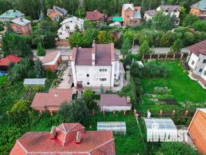 Дом 350м&sup2;, 3-этажный, участок 10 сот.  