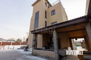 Дом 557м&sup2;, 4-этажный, участок 15 сот.  