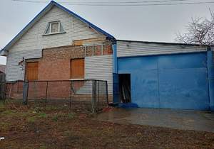 Дом 100м², 2-этажный, участок 10 сот.  