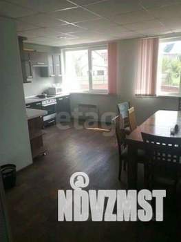 Дом 676м&sup2;, 4-этажный, участок 20 сот.  