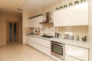 Дом 362м&sup2;, 2-этажный, участок 15 сот.  