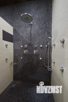 Коттедж 680м&sup2;, 2-этажный, участок 15 сот.  