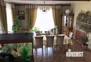 Дом 297м², 3-этажный, участок 10 сот.  