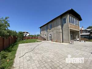 Дом 305м&sup2;, 2-этажный, участок 10 сот.  