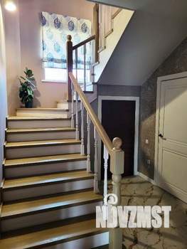 Дом 245м², 3-этажный, участок 8 сот.  