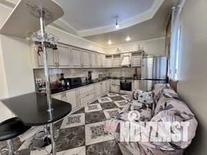 Дом 265м², 3-этажный, участок 6 сот.  