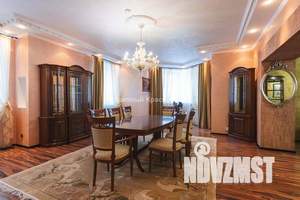 Коттедж 290м², 2-этажный, участок 22 сот.  