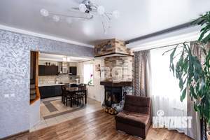 Дом 220м&sup2;, 3-этажный, участок 5 сот.  