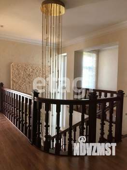 Дом 688м&sup2;, 2-этажный, участок 30 сот.  