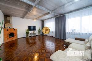 Дом 200м&sup2;, 2-этажный, участок 6 сот.  