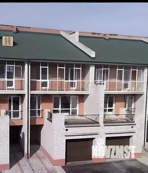 Таунхаус 241м&sup2;, 3-этажный, участок 1 сот.  