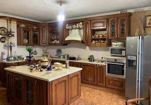 Дом 530м², 3-этажный, участок 25 сот.  