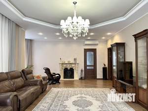 Дом 341м&sup2;, 2-этажный, участок 15 сот.  