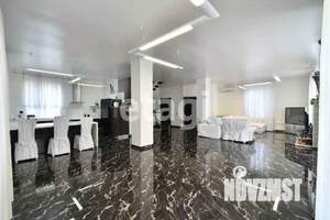 Дом 273м&sup2;, 3-этажный, участок 4 сот.  