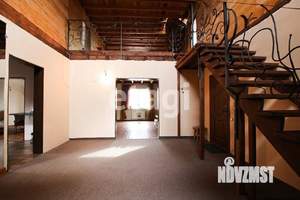 Дом 280м², 3-этажный, участок 10 сот.  