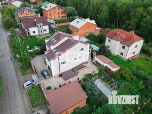 Дом 350м&sup2;, 3-этажный, участок 10 сот.  