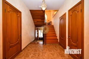 Коттедж 200м&sup2;, 2-этажный, участок 20 сот.  