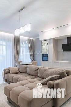 Таунхаус 200м&sup2;, 3-этажный, участок 3 сот.  