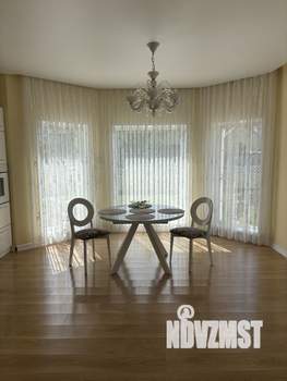 Коттедж 177м&sup2;, 2-этажный, участок 10 сот.  