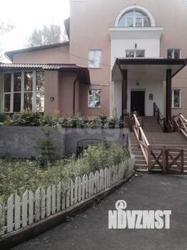 Дом 857м&sup2;, 3-этажный, участок 15 сот.  