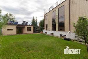 Дом 558м&sup2;, 4-этажный, участок 15 сот.  