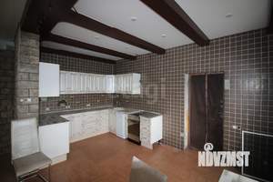 Дом 326м&sup2;, 2-этажный, участок 22 сот.  