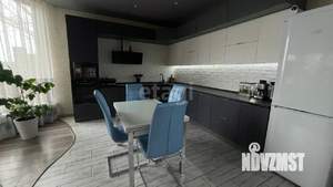 Дом 215м&sup2;, 2-этажный, участок 6 сот.  