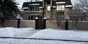 Дом 732м&sup2;, 3-этажный, участок 15 сот.  