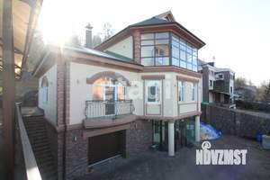 Дом 265м&sup2;, 3-этажный, участок 6 сот.  