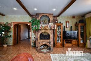 Коттедж 200м&sup2;, 2-этажный, участок 20 сот.  