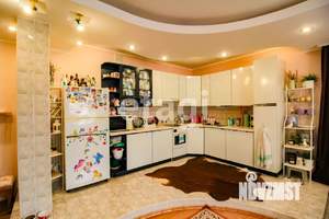 Дом 500м², 3-этажный, участок 10 сот.  