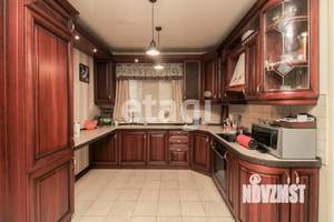 Дом 200м&sup2;, 2-этажный, участок 11 сот.  