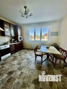 Коттедж 242м², 2-этажный, участок 14 сот.  