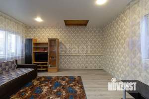 Дом 63м&sup2;, 2-этажный, участок 4 сот.  