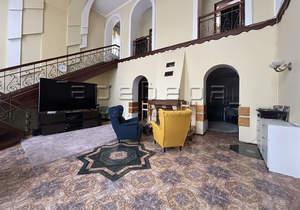 Дом 478м&sup2;, 3-этажный, участок 17 сот.  