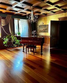 Дом 1200м², 3-этажный, участок 36 сот.  