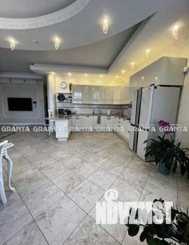 Дом 265м&sup2;, 3-этажный, участок 6 сот.  